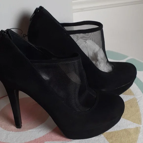 Jessica Simpson Collection - Picture 3 of 4